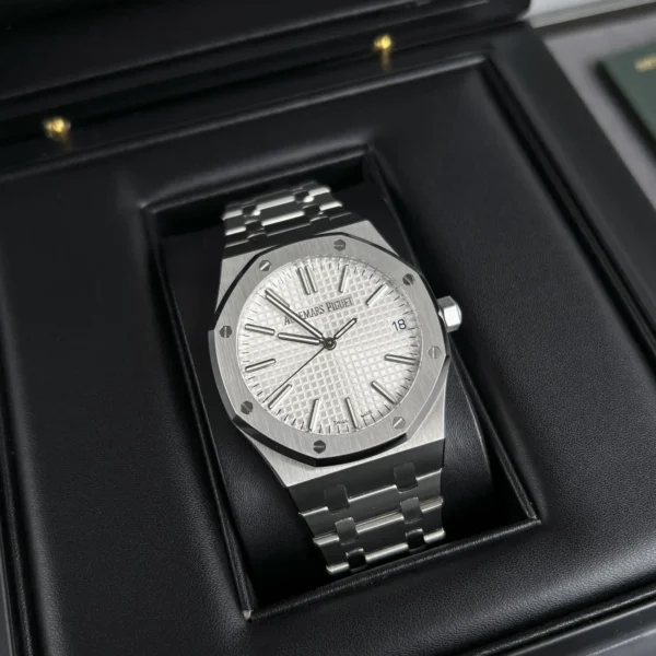 AP0039-01 Audemars Piguet 15510 Luminous Dial Watch 41mm