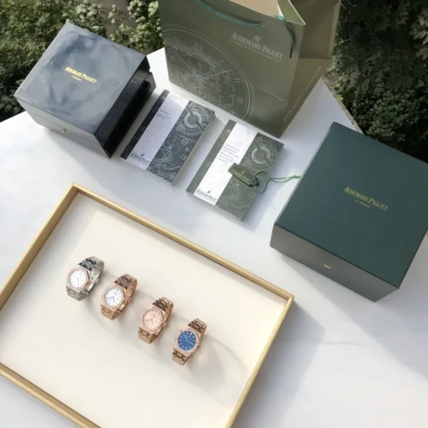 AP0176-01 Audemars Piguet Royal Oak 67651 Women's Diamond-Set Quartz Watch 33mm Rose Gold-Tone