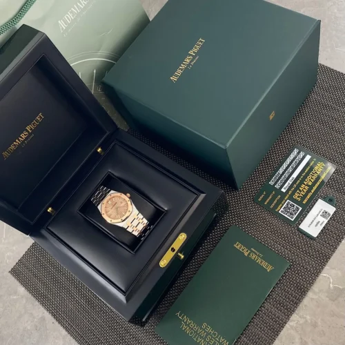 Audemars Piguet Royal Oak Women's Slim Case Quartz Watch 33mm