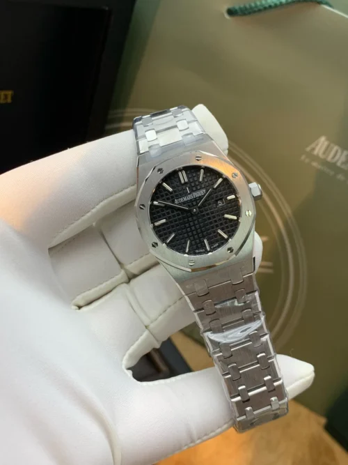 Audemars Piguet Royal Oak Women's Quartz Watch 33mm SKU AP0201