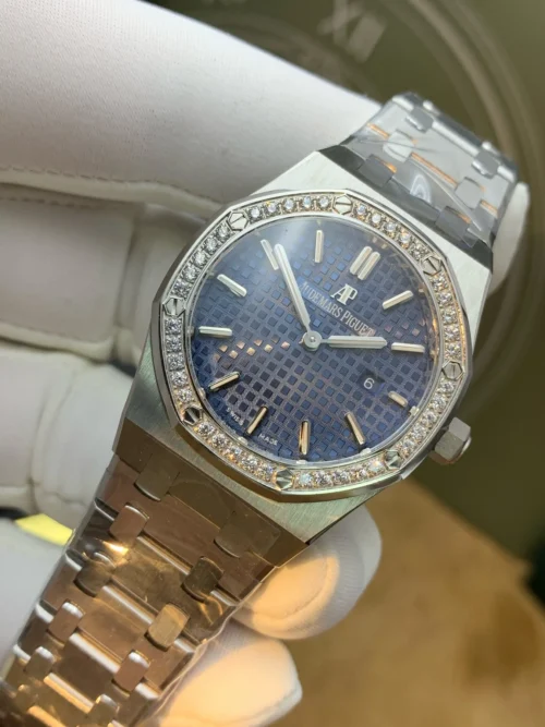 Audemars Piguet Royal Oak Women's Diamond-Set Quartz Watch SKU AP0205