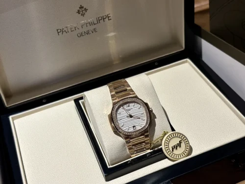 Patek Philippe Nautilus 7118 Women's Watch 35.2mm