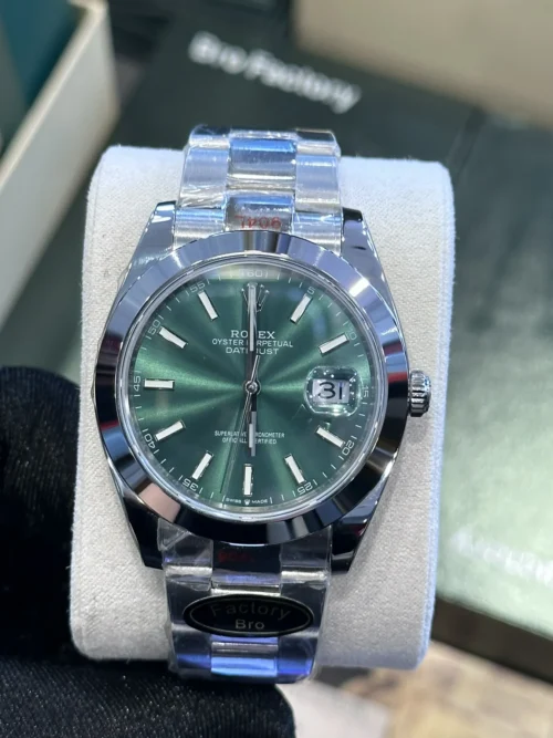 Rolex Datejust m126300-0019 Green Dial Automatic Watch 41mm