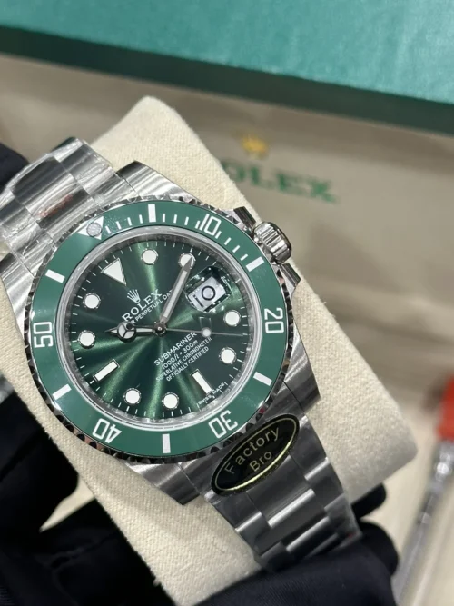 Rolex Submariner m116610LV-0002 Automatic Watch 40mm